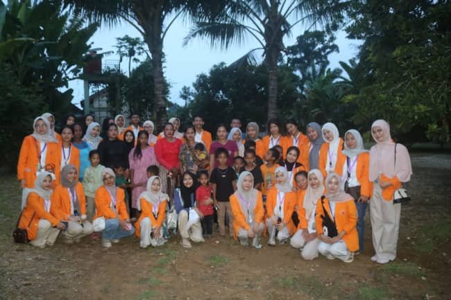 Tingkatkan Derajat Kesehatan, Mahasiswa UNJA Ajarkan PHBS di Pemukiman SAD Desa Lantak Seribu Dalam Kegiatan Praktik Kesehatan