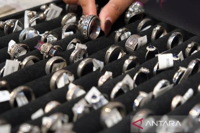 Perak: Investasi Masa Depan dengan Nilai Strategis