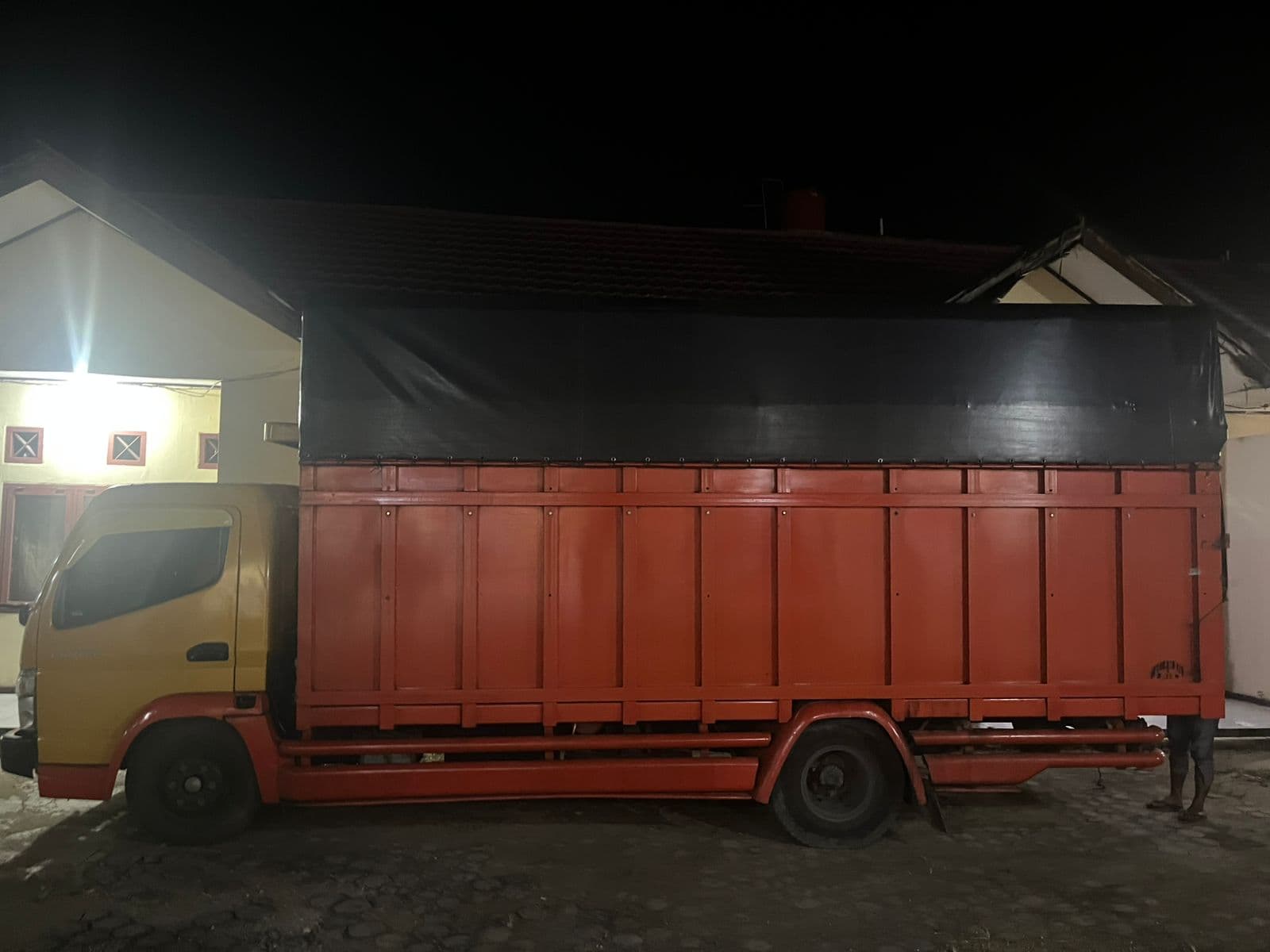 Ditreskrimsus Polda Jambi Ungkap Pengangkutan 12,3 Ton BBM Ilegal, Tiga Orang Diamankan