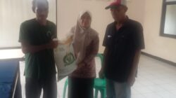 Kelurahan Sudajaya Hilir Kota Sukabumi Berikan Bantuan Kepada Warga Yang Kurang Mampu