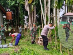 Peduli Pendidikan, Satgas TMMD Ke-121 Kodim 0311/Pessel Karya Bakti Membersihkan Dan Memagar Lingkungan Sekolah