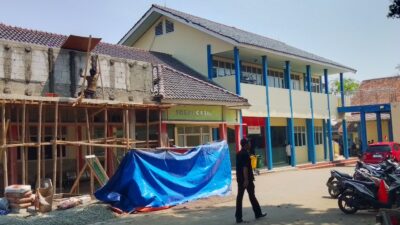 Alasan Sibuk Dan Lupa Salah Seorang Guru SMAN- 1, Papan Proyek Tidak Terpasang