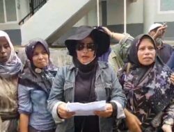 Viral Puluhan Pendemo Asal Luar Kota, Diusir Barisan Emak-Emak