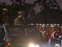 Presiden Prabowo Subianto Pimpin Upacara Parade Senja Di Akmil Magelang 