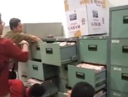 Viral Video Ruangan Staff Budi Arie di Gerebek Polisi, Temukan Uang Fantastis!